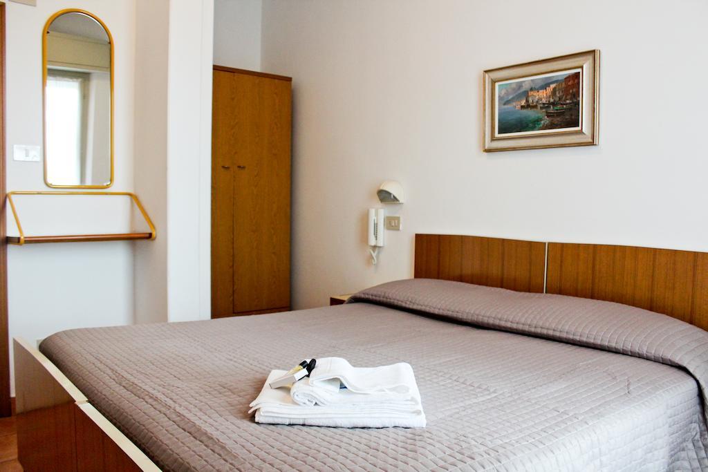 Hotel Leda Rimini Quarto foto
